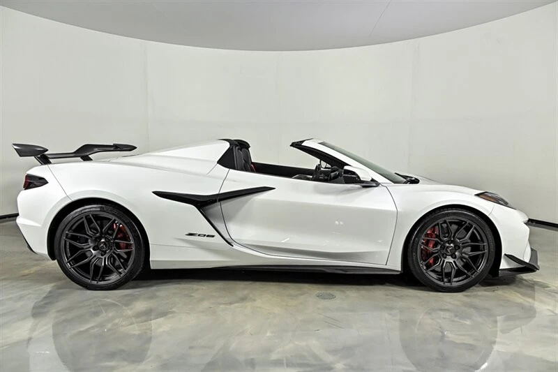 2023 Chevrolet Corvette C8 Z06 - Image 17 of 31