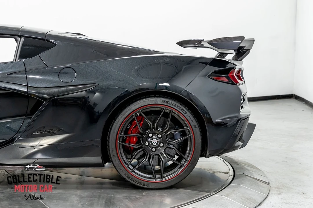 2023 Chevrolet Corvette C8 Z06 - Image 19 of 31