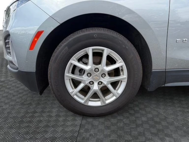 2023 Chevrolet Equinox - Image 6 of 15