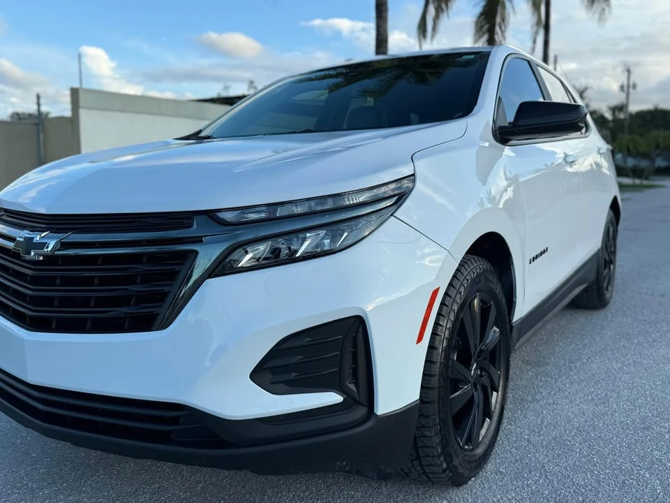 2023 Chevrolet Equinox - Image 2 of 15