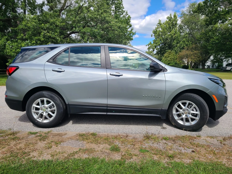 2023 Chevrolet Equinox - Image 6 of 21