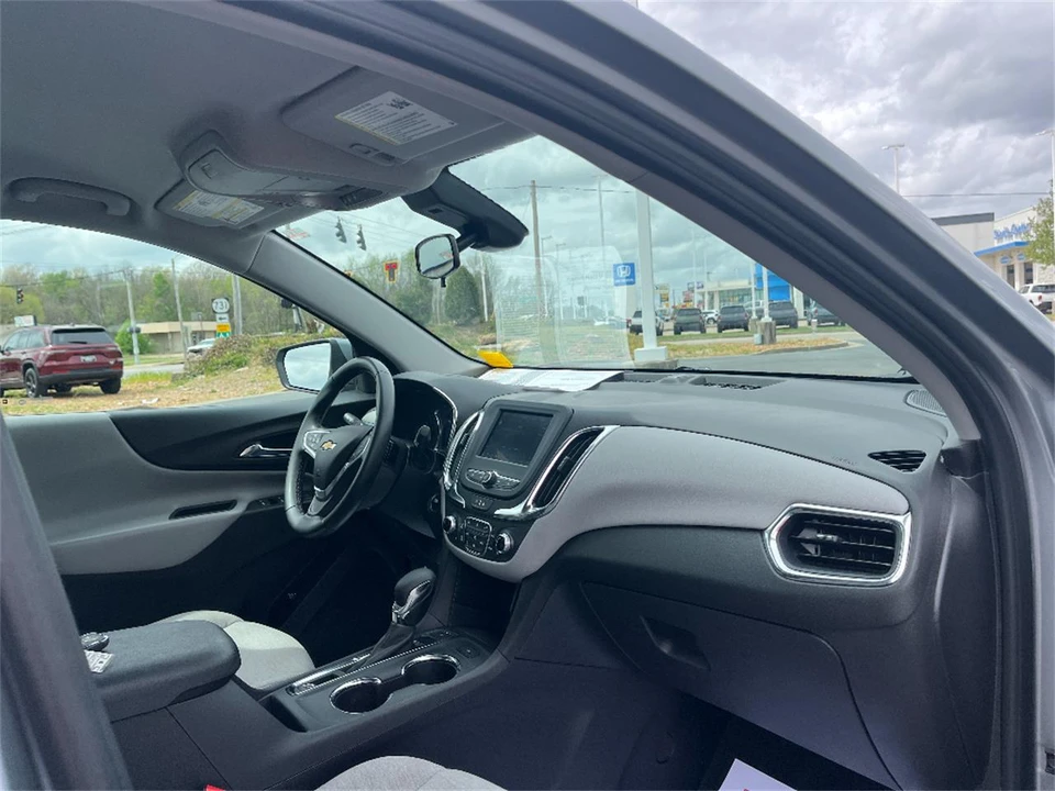 2023 Chevrolet Equinox - Image 15 of 31