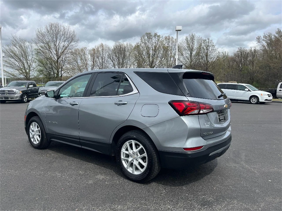2023 Chevrolet Equinox - Image 5 of 31
