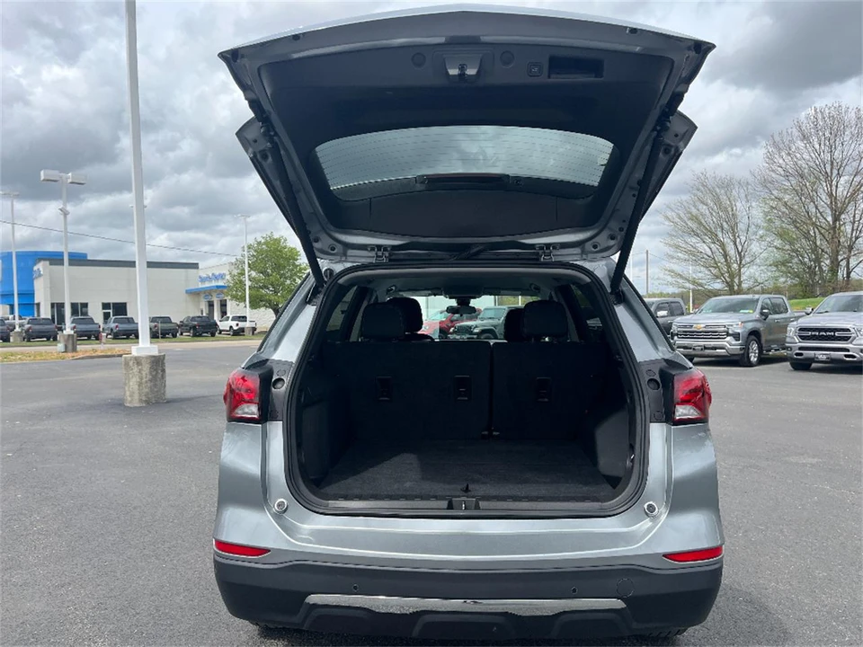 2023 Chevrolet Equinox - Image 11 of 31