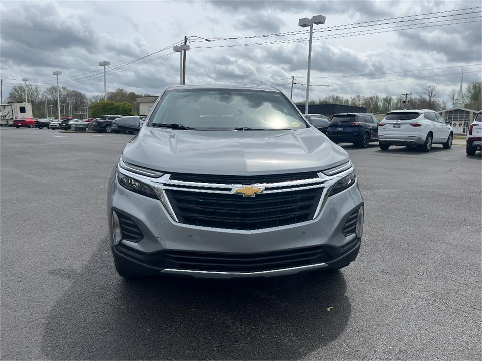 2023 Chevrolet Equinox - Image 2 of 31