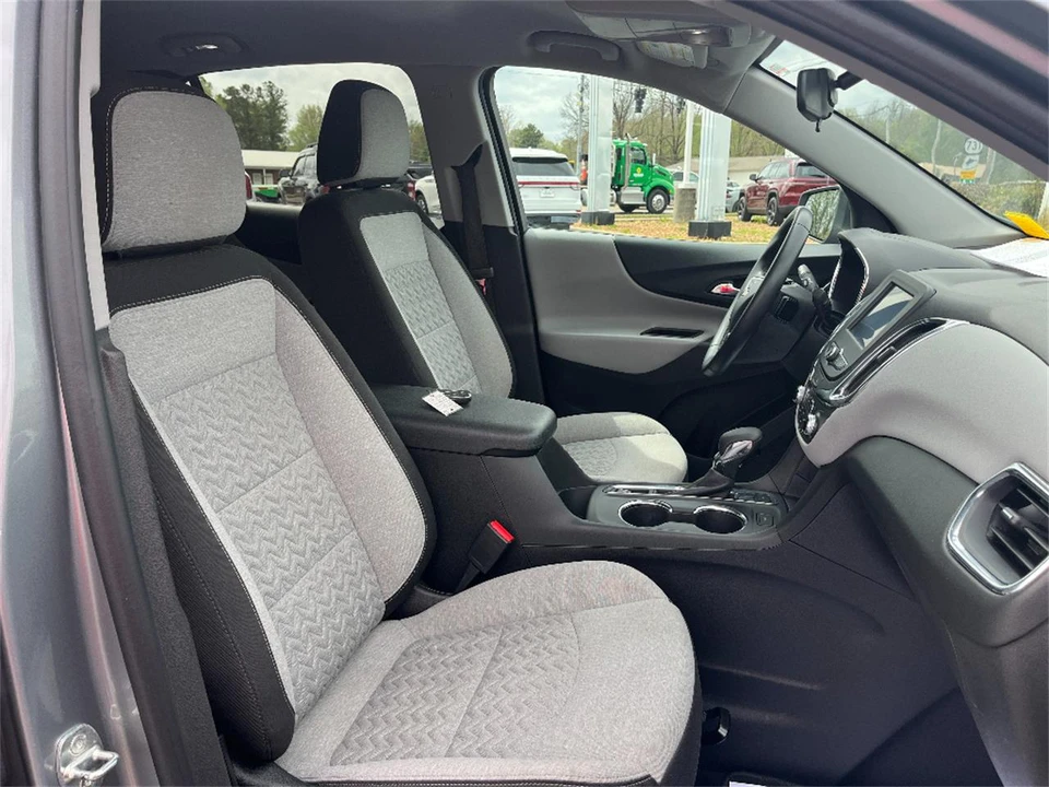 2023 Chevrolet Equinox - Image 14 of 31