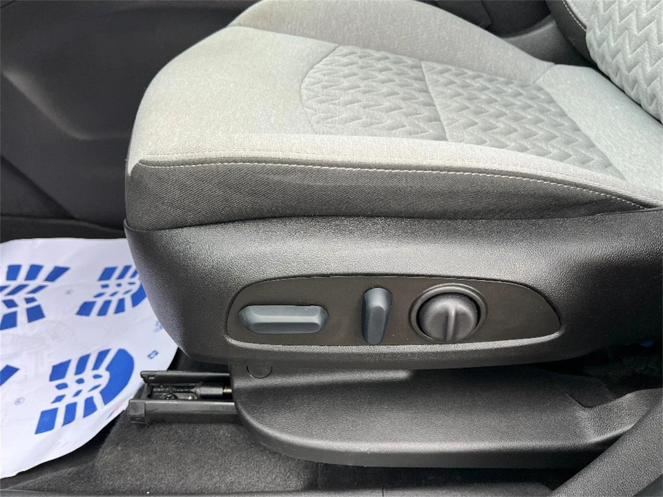 2023 Chevrolet Equinox - Image 28 of 31