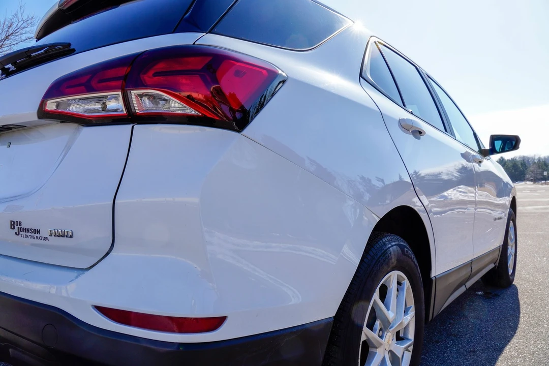 2023 Chevrolet Equinox - Image 28 of 31