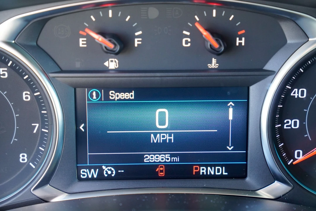 2023 Chevrolet Equinox - Image 12 of 31