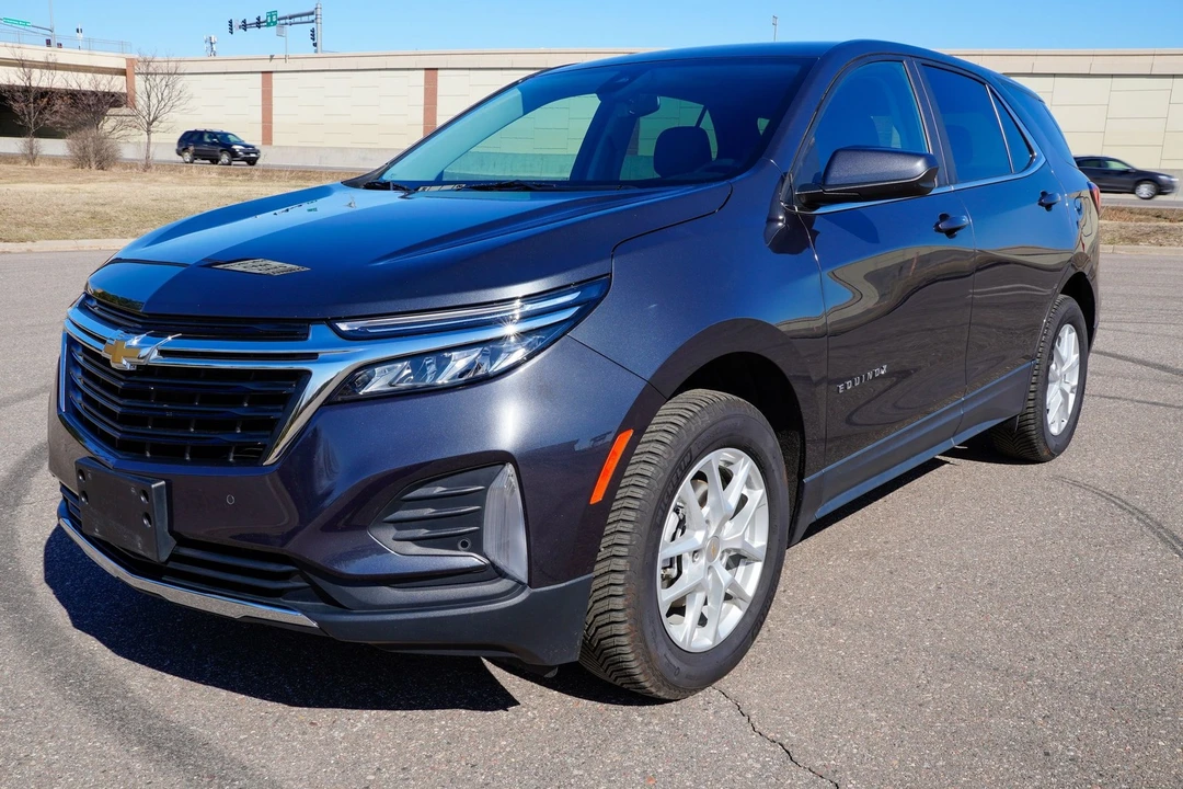 2023 Chevrolet Equinox - Image 8 of 31