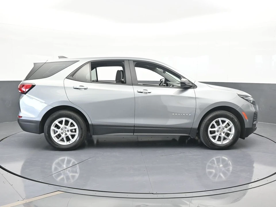 2023 Chevrolet Equinox - Image 7 of 12