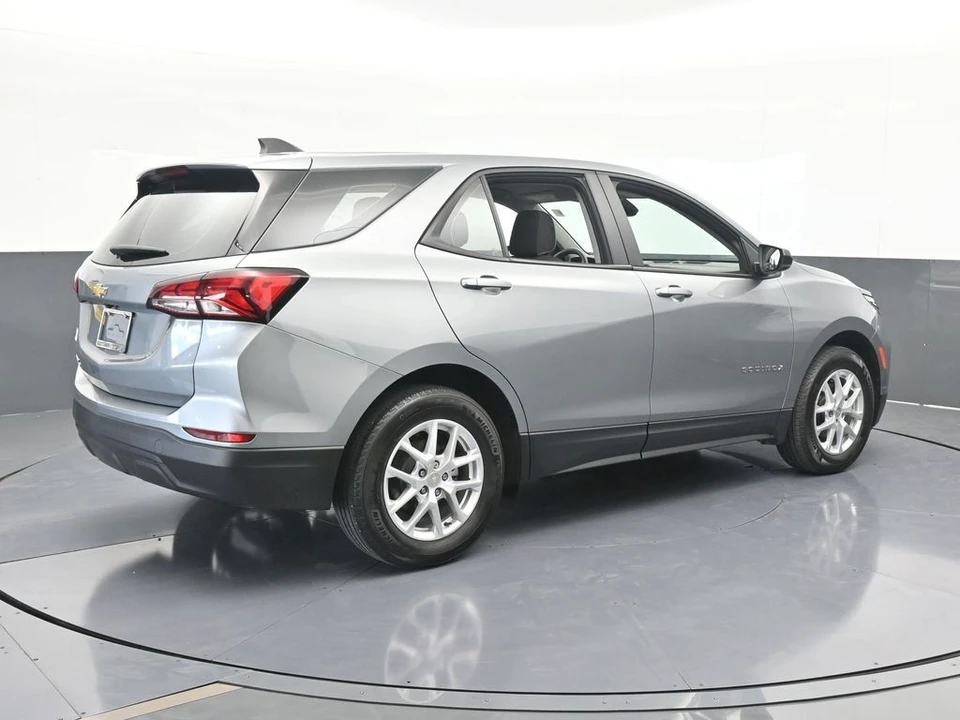 2023 Chevrolet Equinox - Image 6 of 12