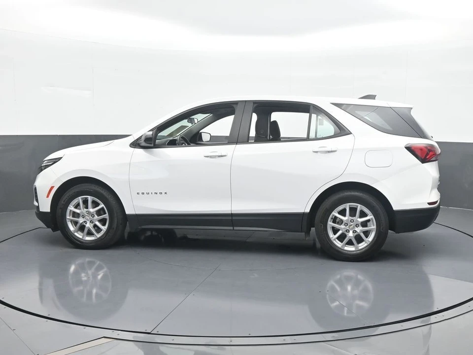 2023 Chevrolet Equinox - Image 3 of 12