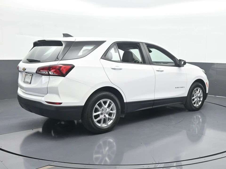 2023 Chevrolet Equinox - Image 6 of 12