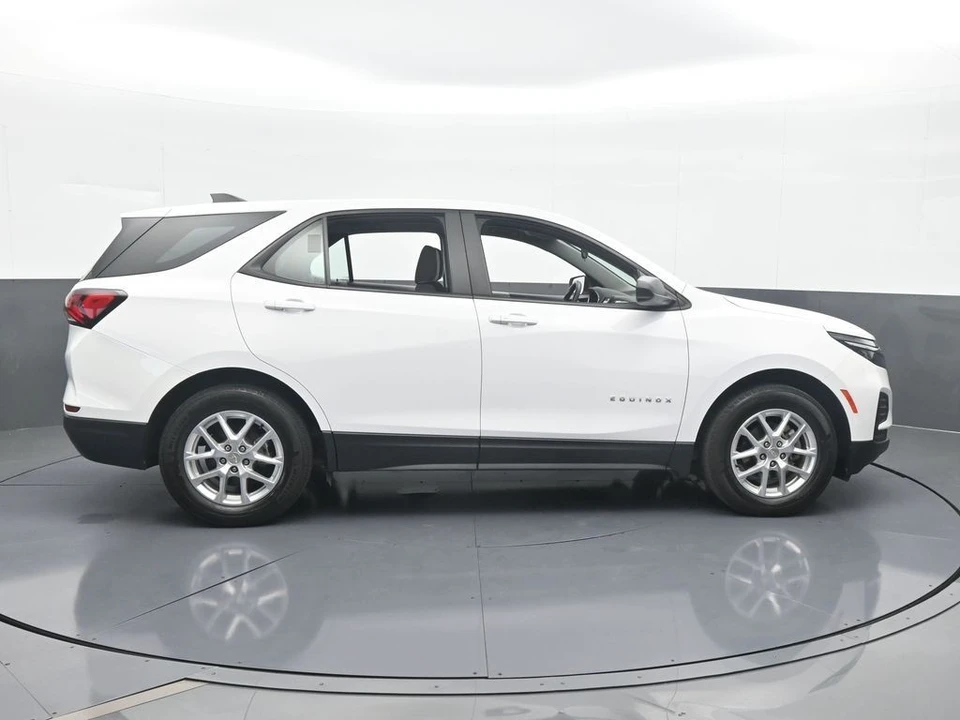 2023 Chevrolet Equinox - Image 7 of 12