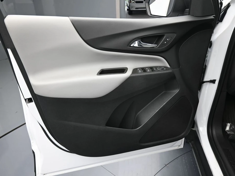 2023 Chevrolet Equinox - Image 11 of 12
