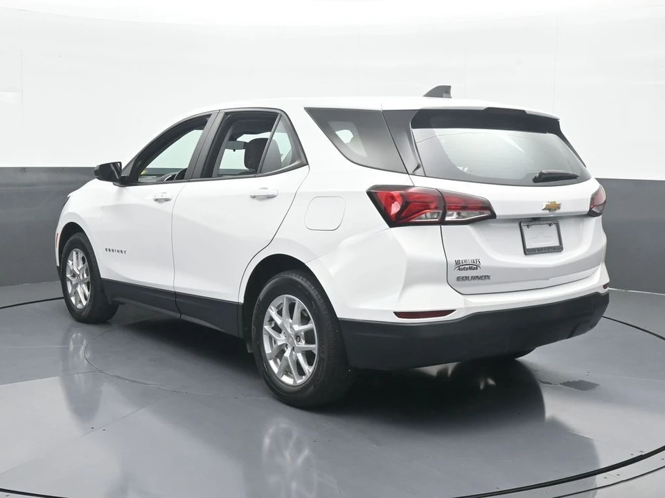 2023 Chevrolet Equinox - Image 4 of 12