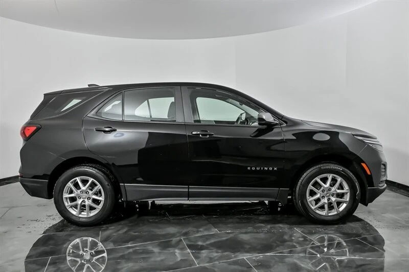 2023 Chevrolet Equinox - Image 13 of 21