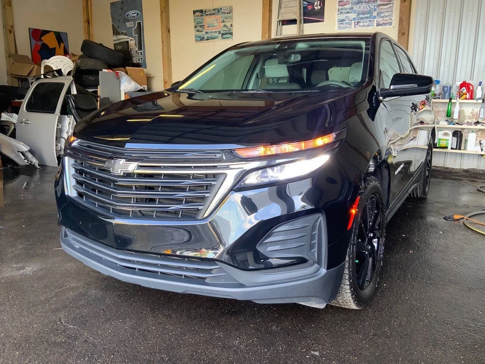 2023 Chevrolet Equinox - Image 2 of 21