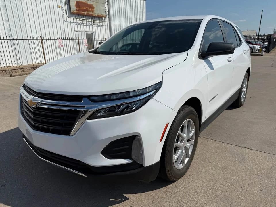 2023 Chevrolet Equinox - Image 2 of 10