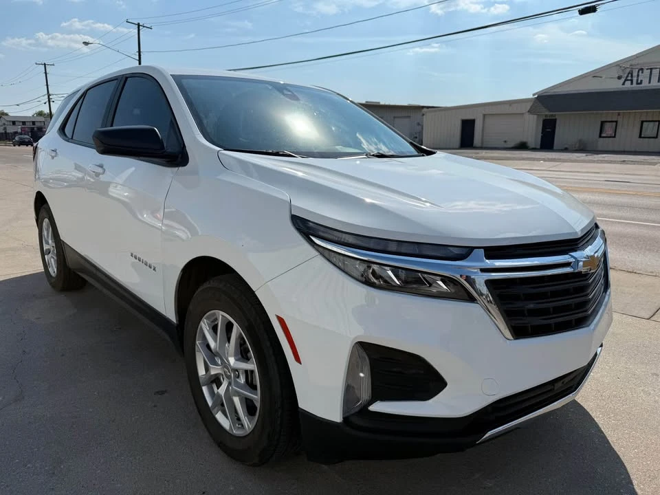2023 Chevrolet Equinox - Image 3 of 10