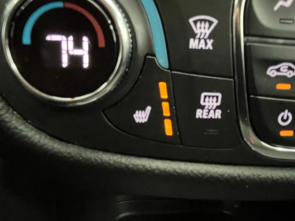 2023 Chevrolet Equinox - Image 6 of 12