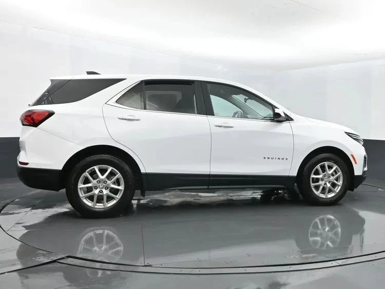 2023 Chevrolet Equinox - Image 4 of 12