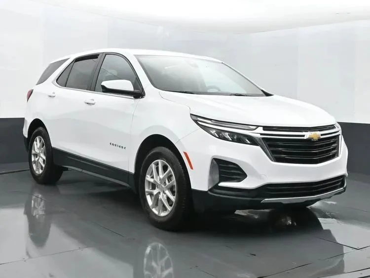 2023 Chevrolet Equinox - Image 2 of 12