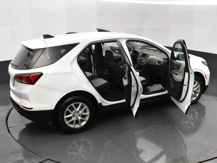 2023 Chevrolet Equinox - Image 6 of 12