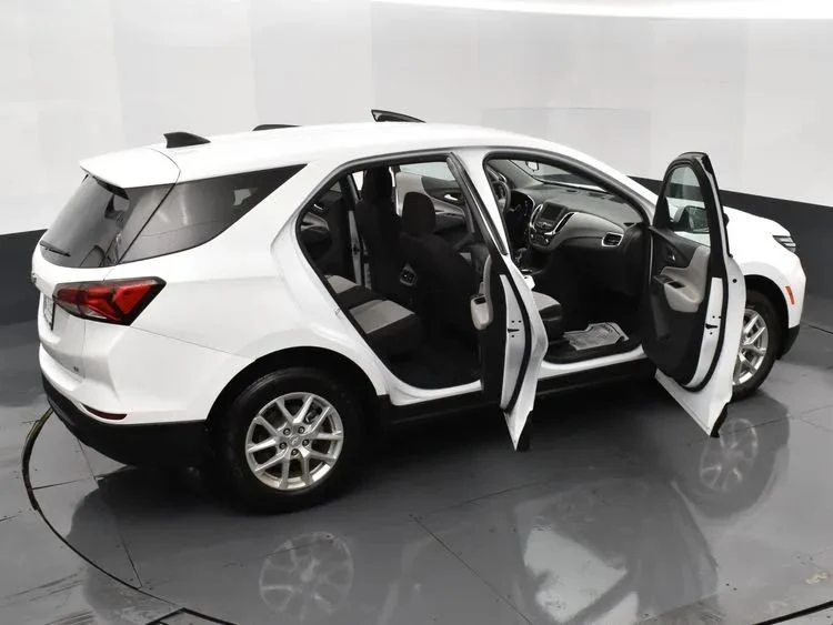 2023 Chevrolet Equinox - Image 6 of 12