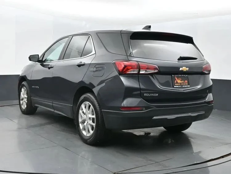 2023 Chevrolet Equinox - Image 9 of 12