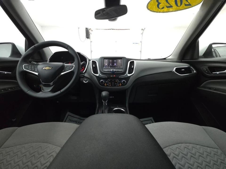 2023 Chevrolet Equinox - Image 2 of 12