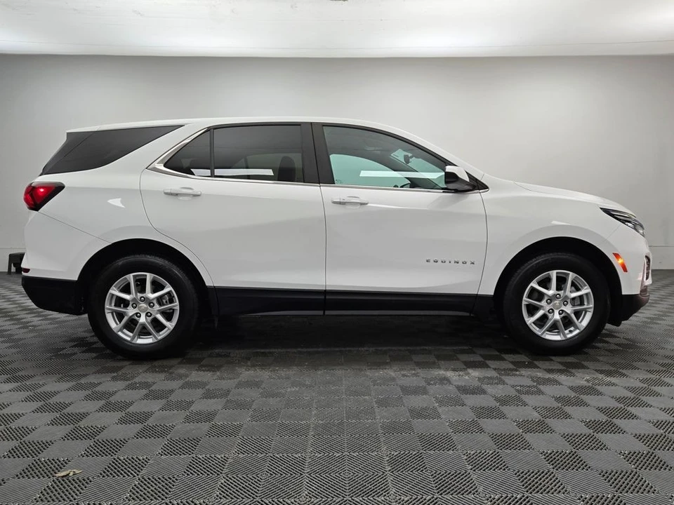 2023 Chevrolet Equinox - Image 10 of 12