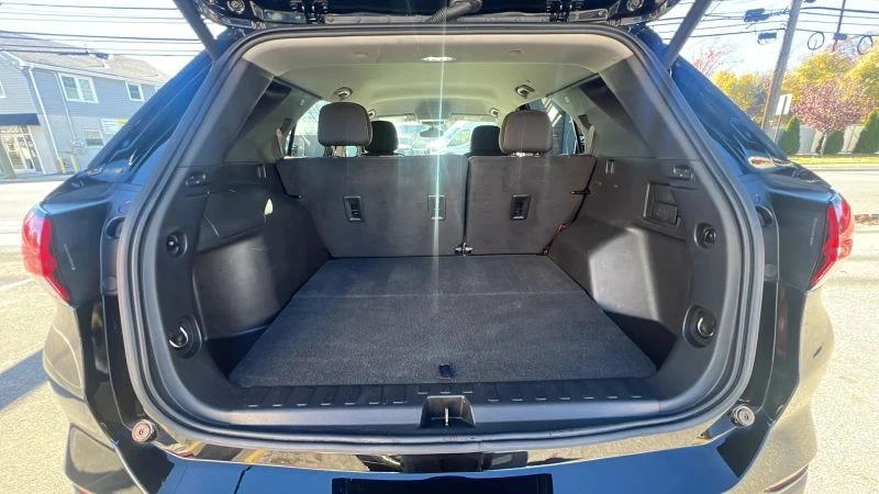 2023 Chevrolet Equinox - Image 10 of 12