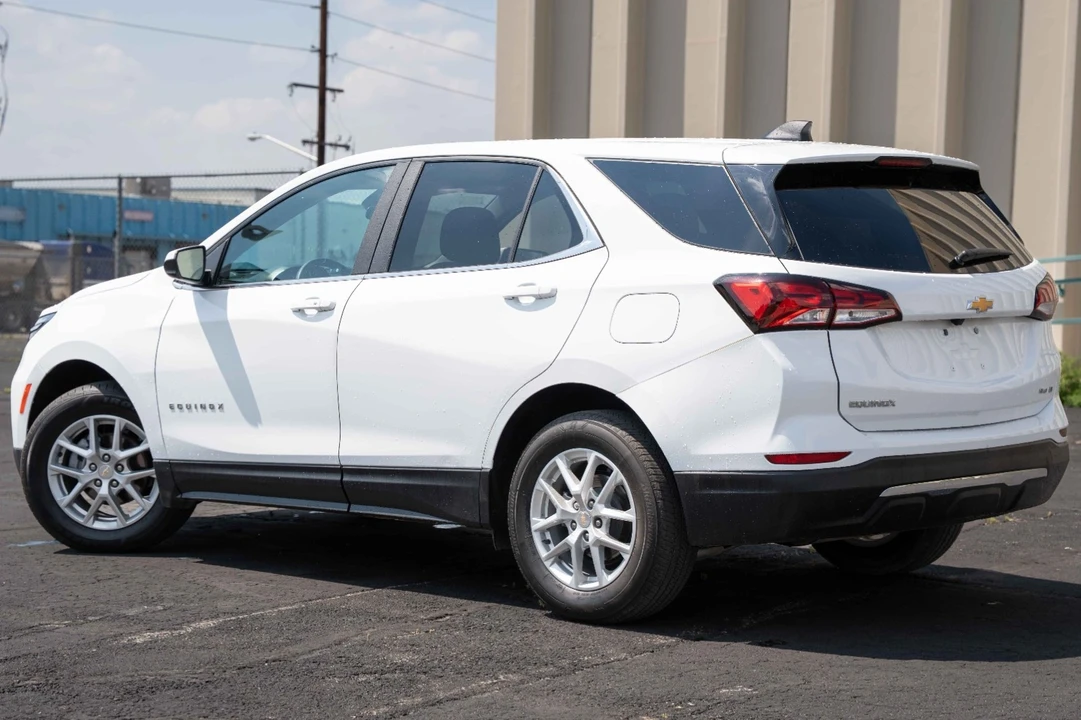 2023 Chevrolet Equinox - Image 2 of 21
