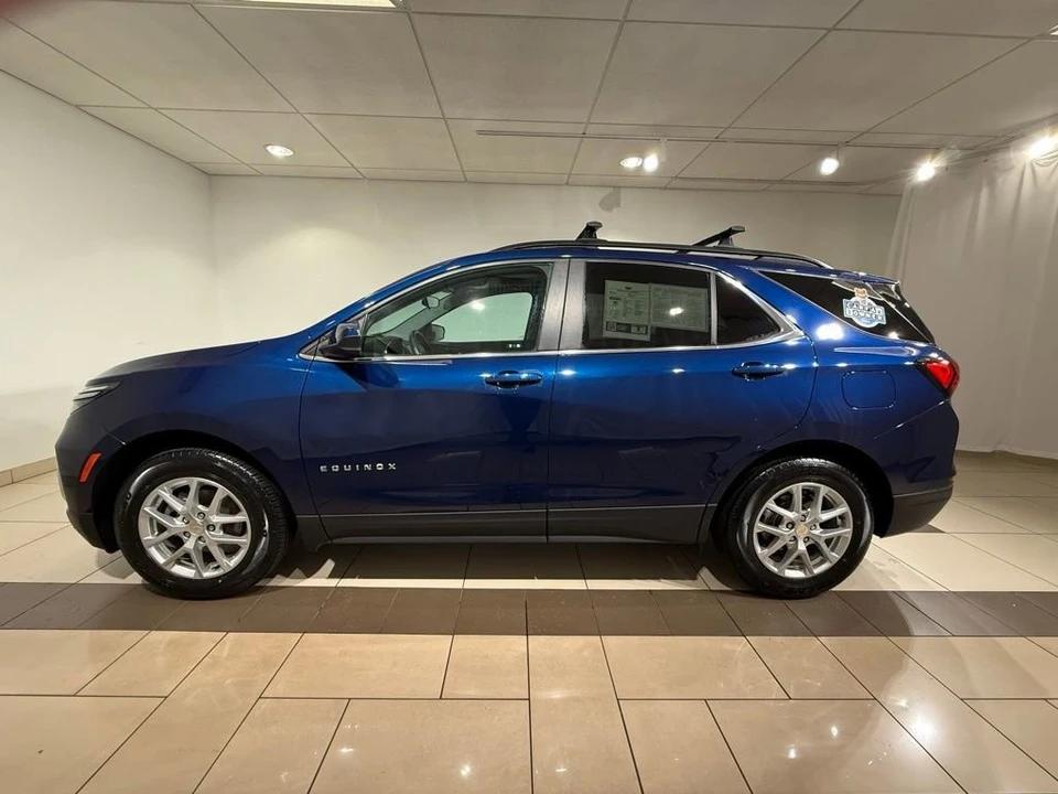 2023 Chevrolet Equinox - Image 2 of 21