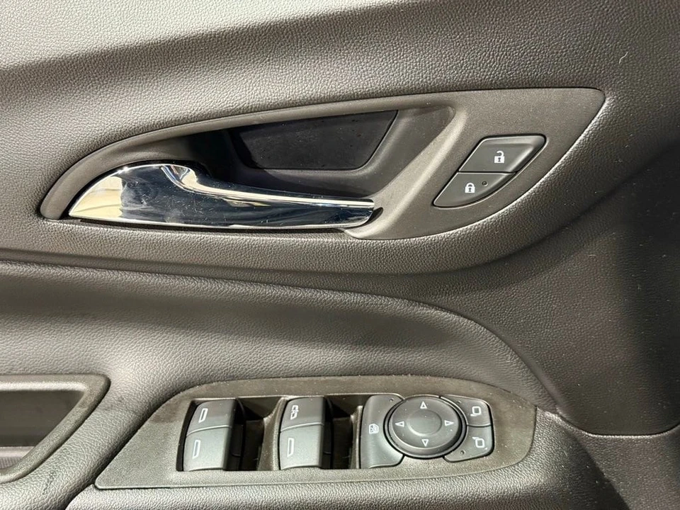 2023 Chevrolet Equinox - Image 16 of 21