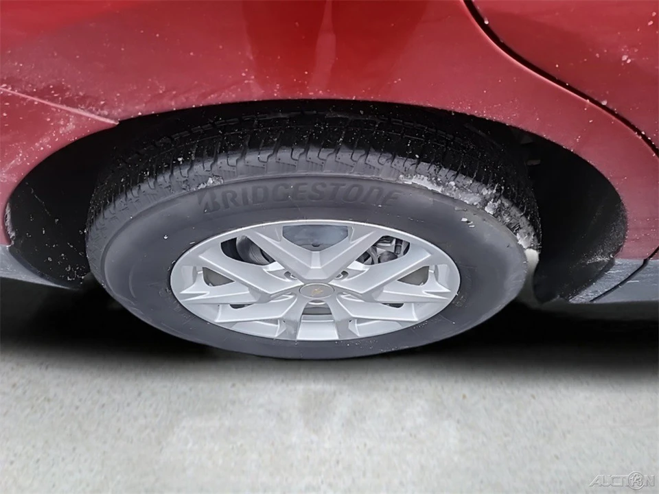 2023 Chevrolet Equinox - Image 9 of 12