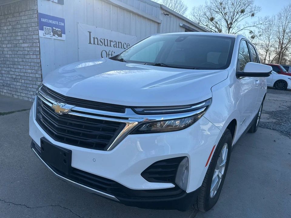 2023 Chevrolet Equinox - Image 2 of 18