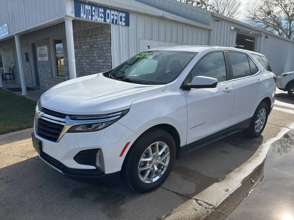 2023 Chevrolet Equinox - Image 2 of 14