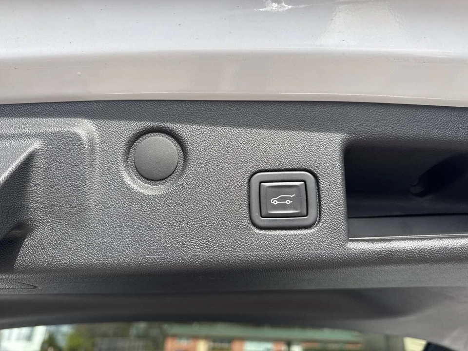 2023 Chevrolet Equinox - Image 8 of 14