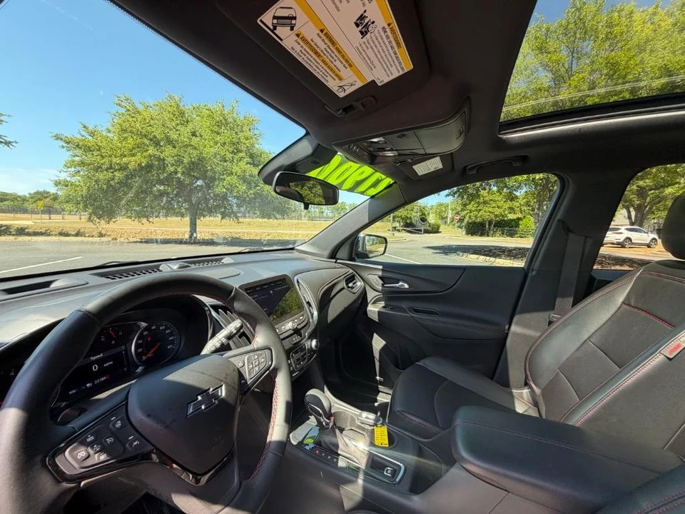 2023 Chevrolet Equinox - Image 8 of 21