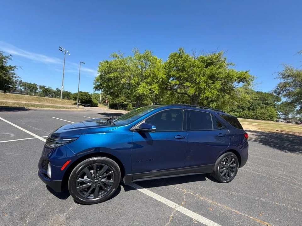 2023 Chevrolet Equinox - Image 2 of 21