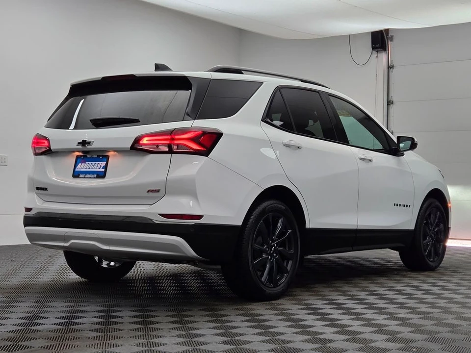 2023 Chevrolet Equinox - Image 11 of 12