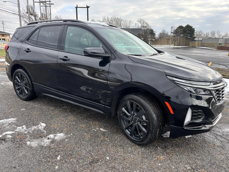 2023 Chevrolet Equinox - Image 2 of 11