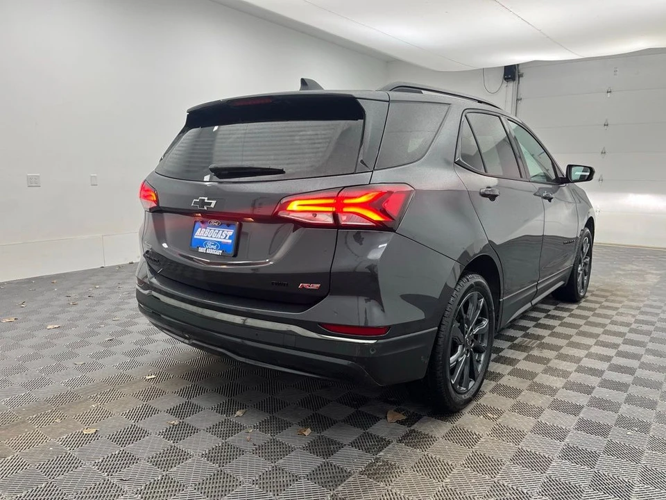 2023 Chevrolet Equinox - Image 8 of 12