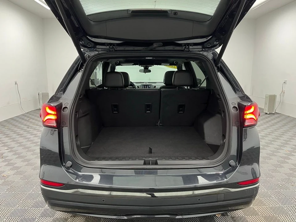 2023 Chevrolet Equinox - Image 10 of 12