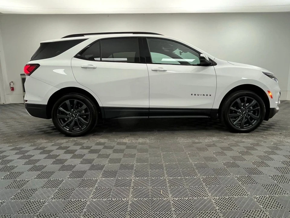 2023 Chevrolet Equinox - Image 8 of 12