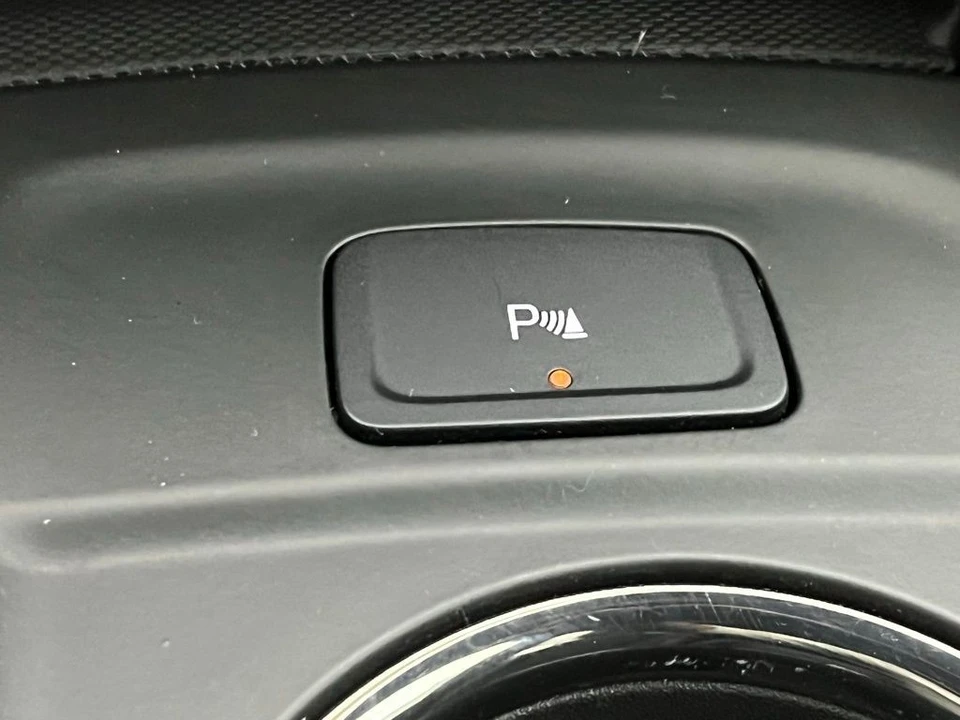 2023 Chevrolet Equinox - Image 5 of 12