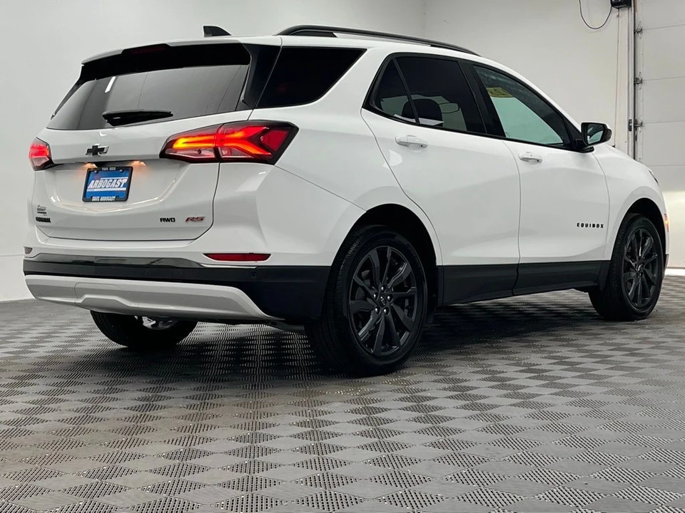 2023 Chevrolet Equinox - Image 9 of 12